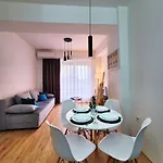 Modern & Stylish - Art Atelier