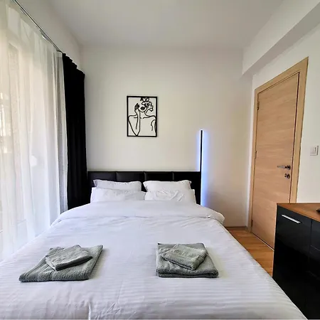 Modern & Stylish - Art Atelier