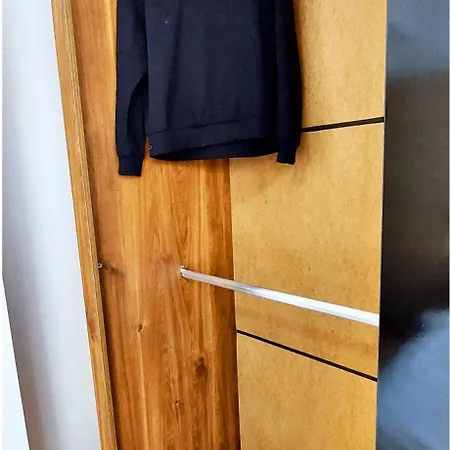 Modern & Stylish - Art Atelier