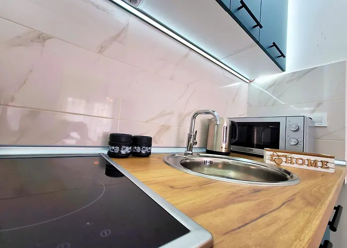 Modern & Stylish - Art Atelier Апартаменти