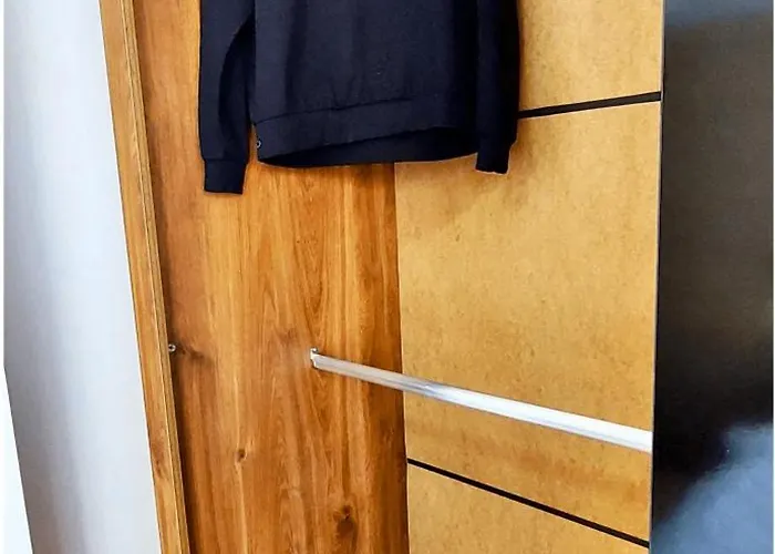 Modern & Stylish - Art Atelier